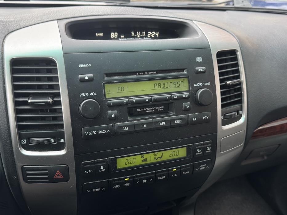 TOYOTA Land Cruiser 2004