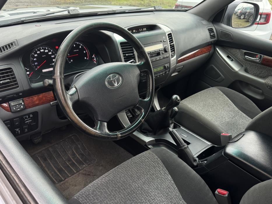 TOYOTA Land Cruiser 2004