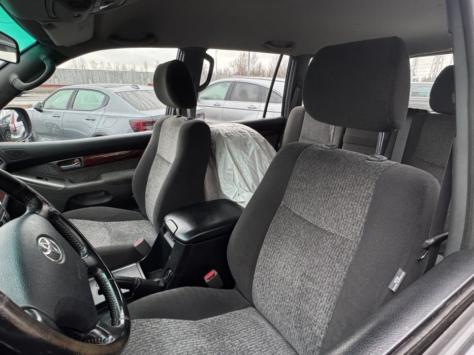 TOYOTA Land Cruiser 2004