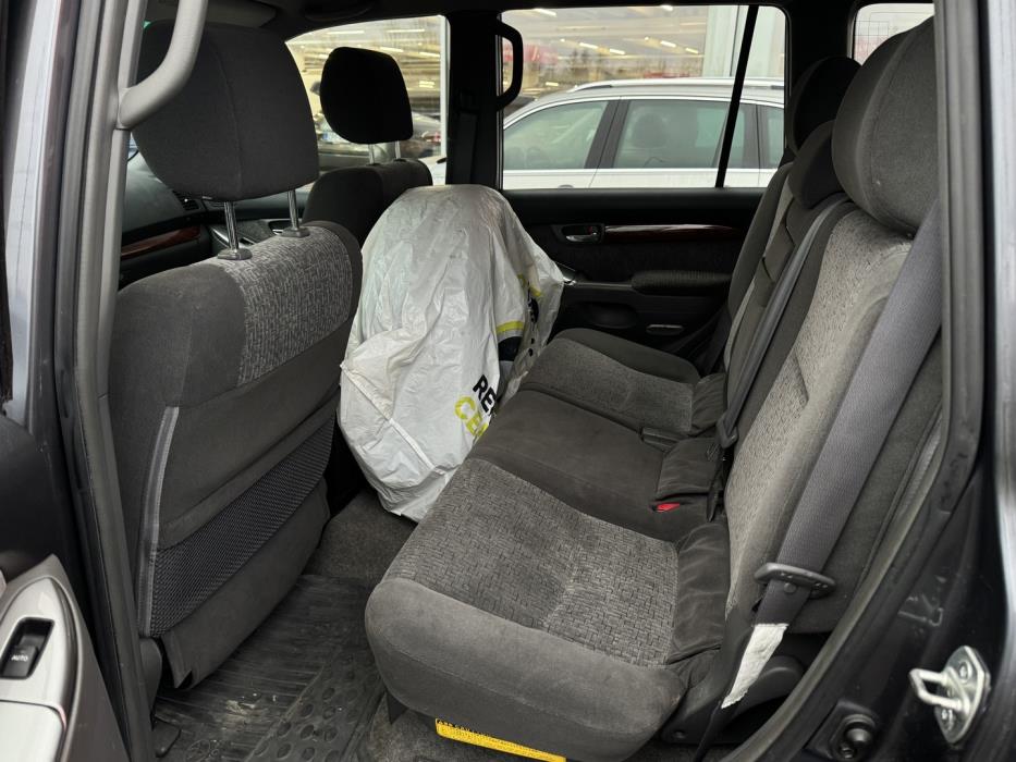 TOYOTA Land Cruiser 2004