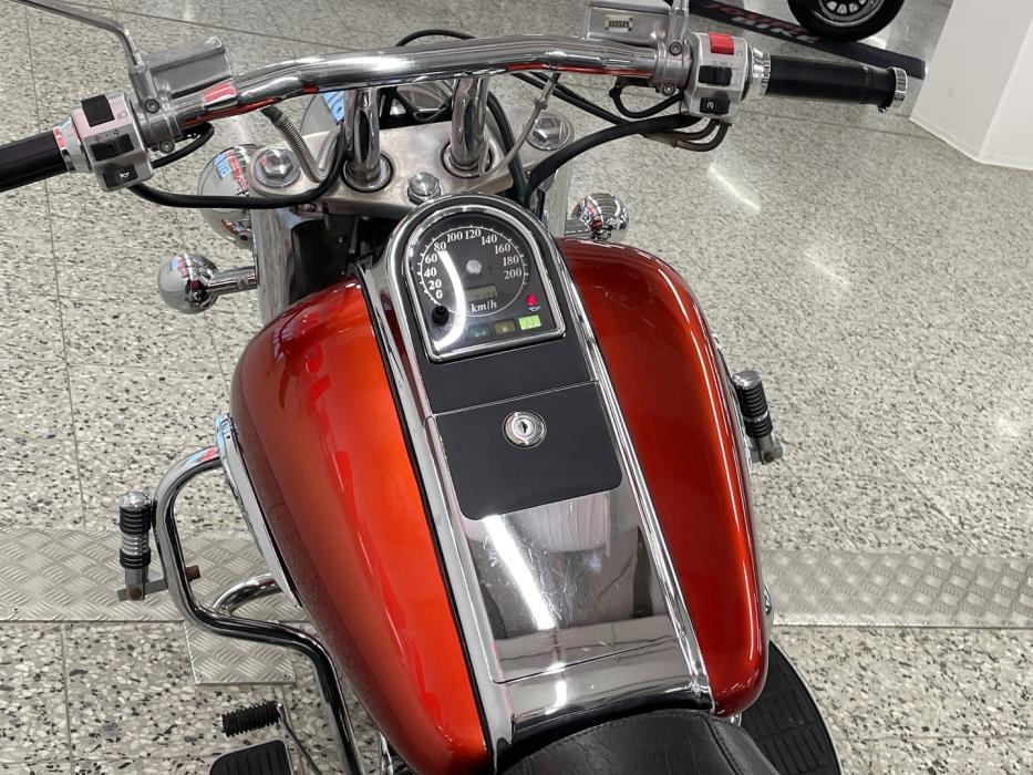 SUZUKI VL 1999