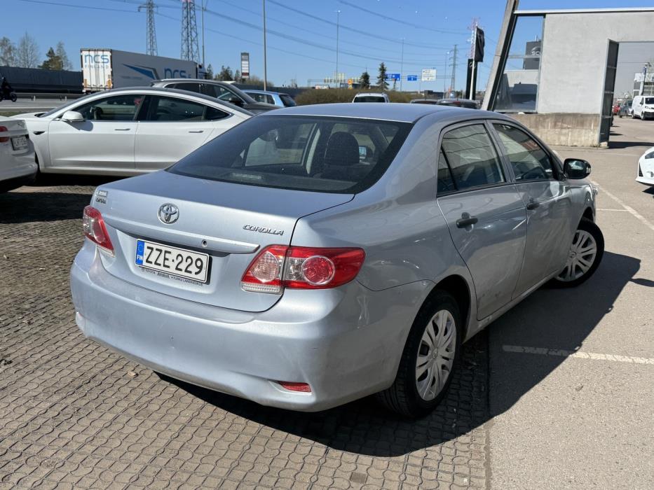 TOYOTA Corolla 2011