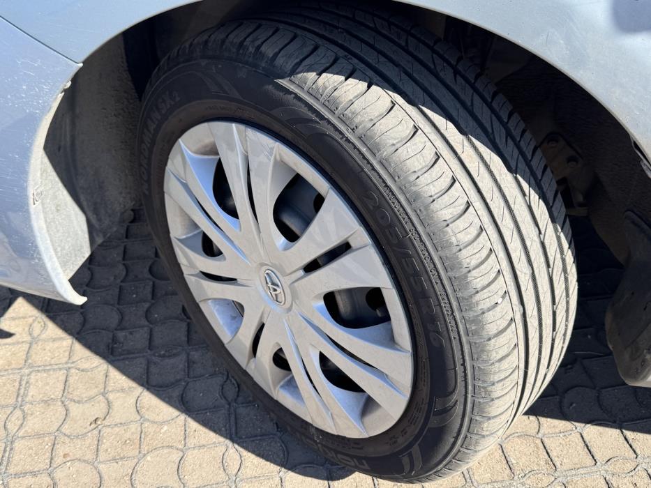 TOYOTA Corolla 2011