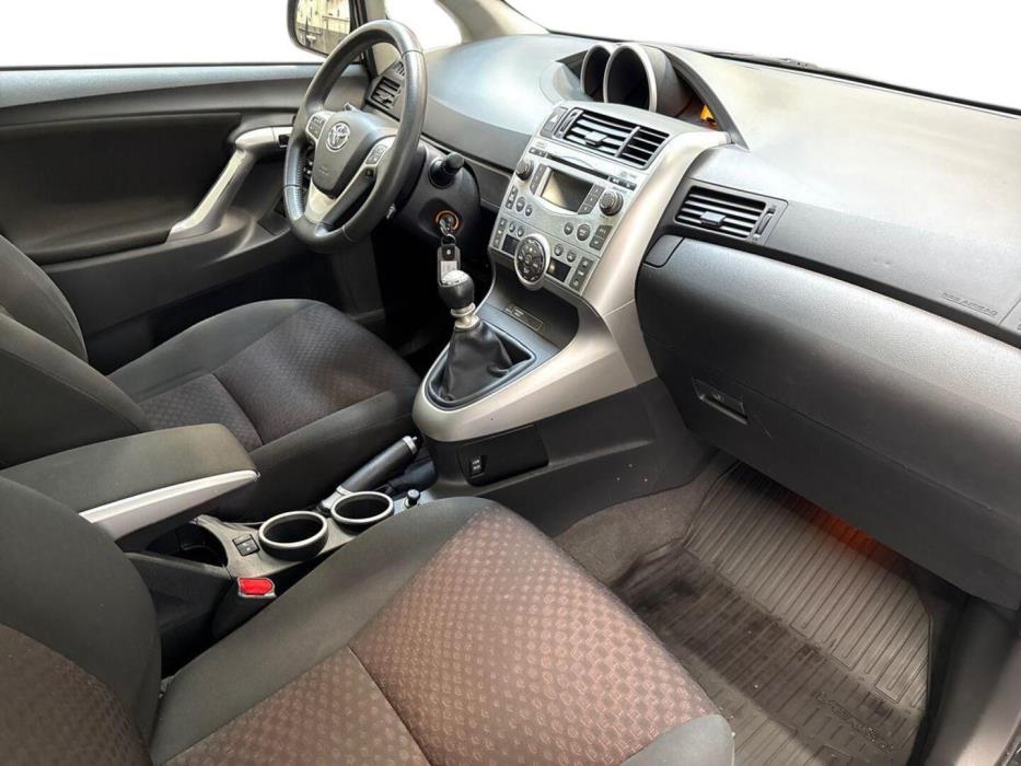 TOYOTA Verso 2011