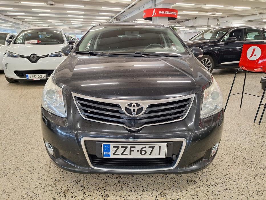 TOYOTA Avensis 2011
