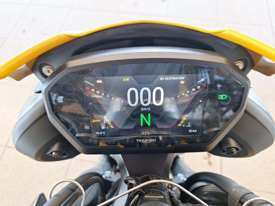 TRIUMPH STREET TRIPLE 2023