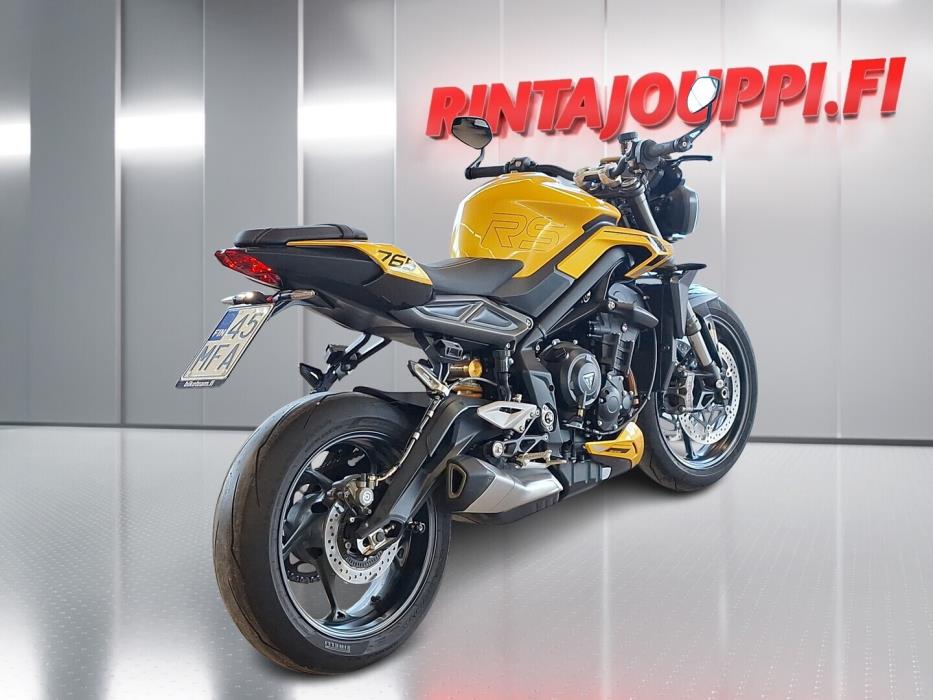 TRIUMPH STREET TRIPLE 2023