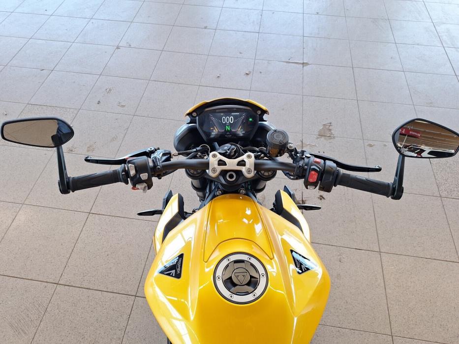 TRIUMPH STREET TRIPLE 2023