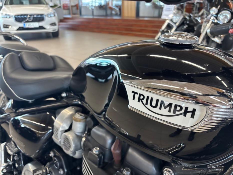 TRIUMPH BONNEVILLE 2018