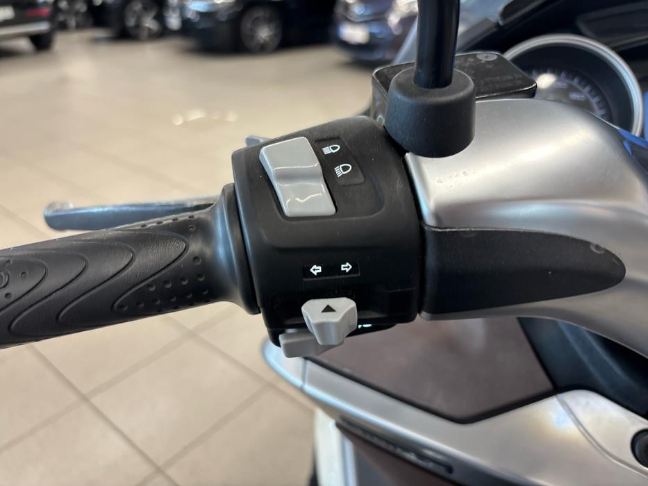 PIAGGIO X10 2016