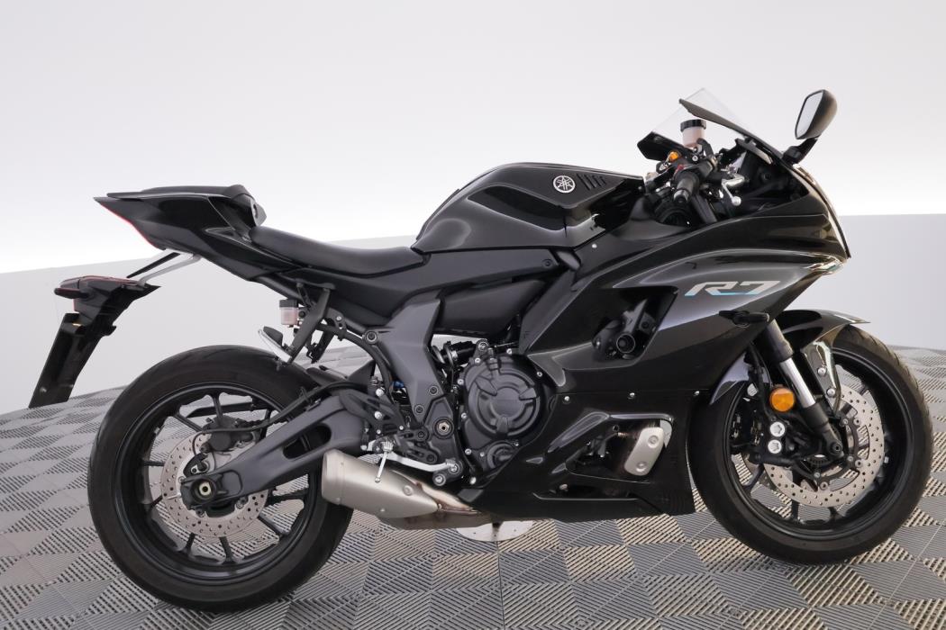 YAMAHA YZF-R7 2023