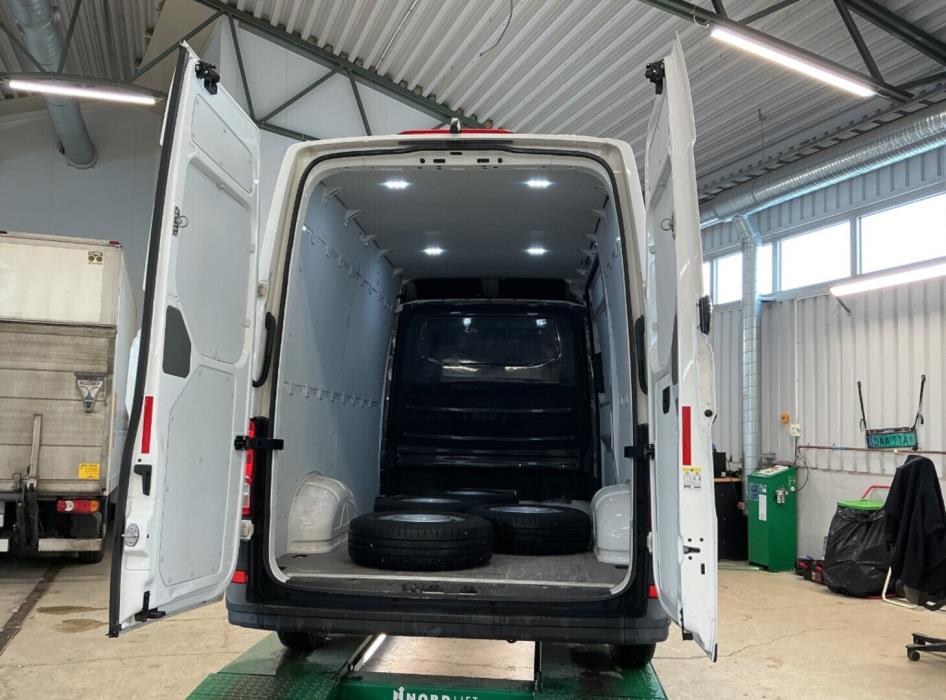 VOLKSWAGEN Crafter 2023