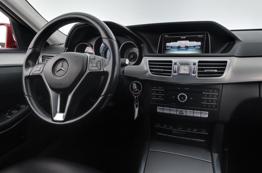 MERCEDES-BENZ E 2016