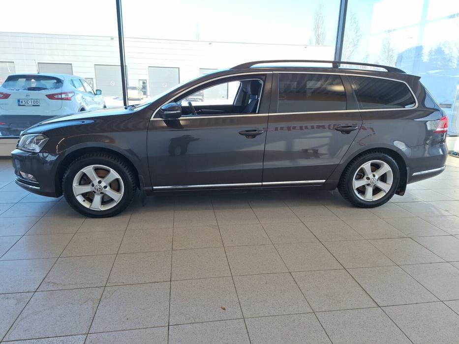 VOLKSWAGEN Passat 2011