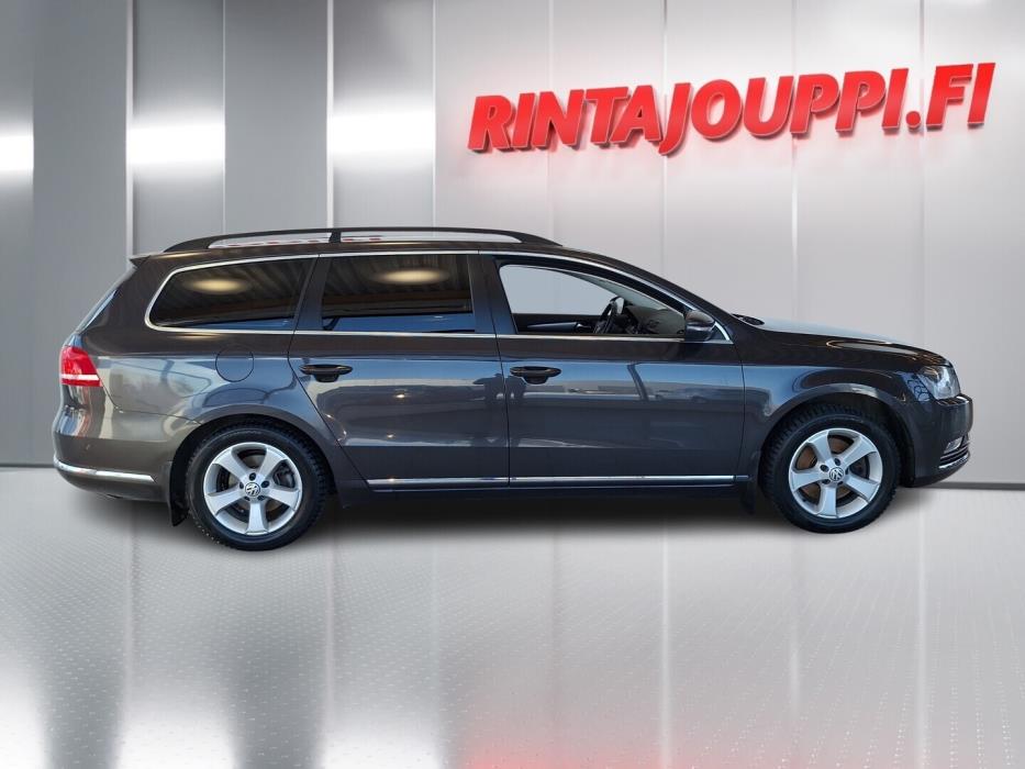 VOLKSWAGEN Passat 2011