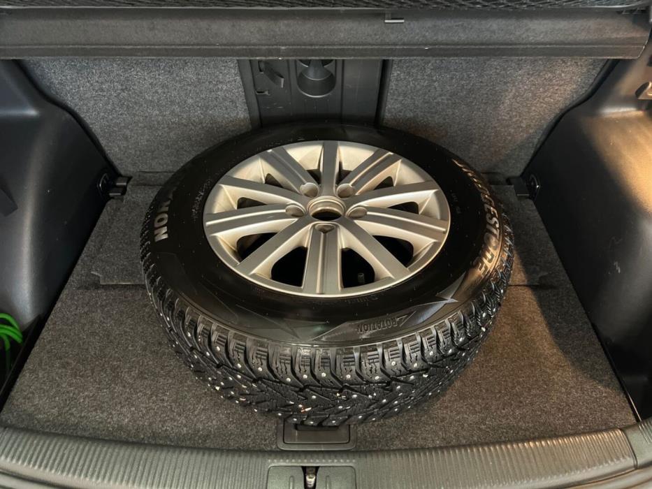 VOLKSWAGEN Golf Plus 2013