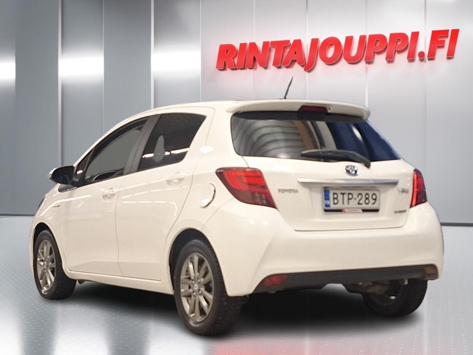 TOYOTA Yaris 2015