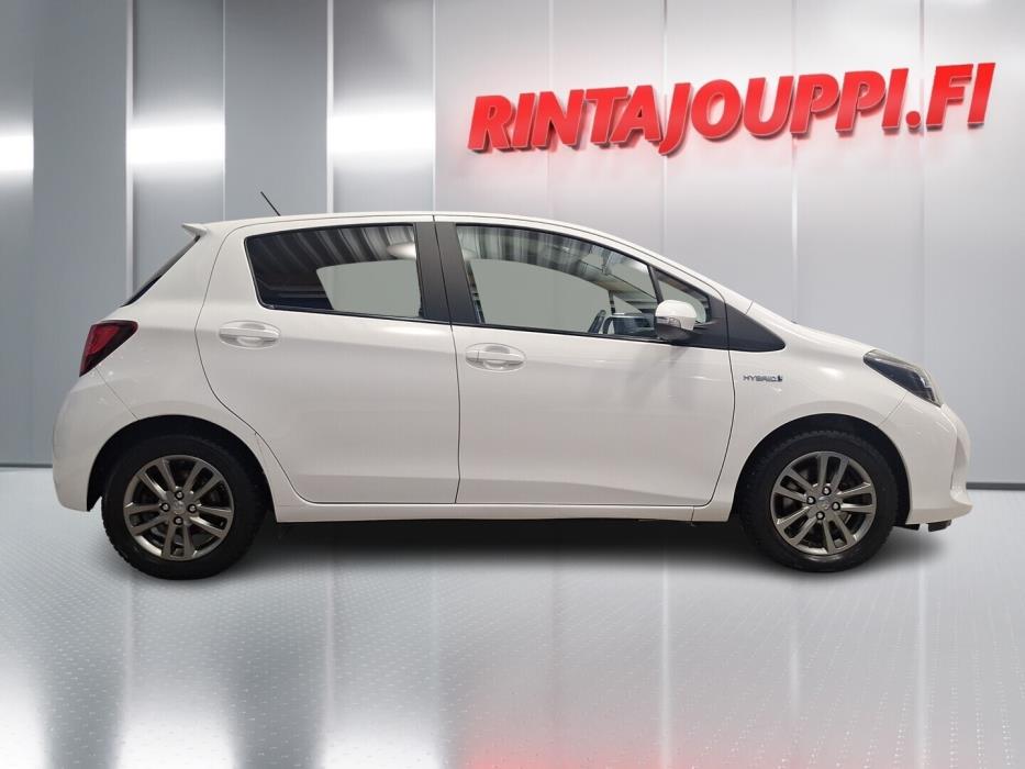 TOYOTA Yaris 2015