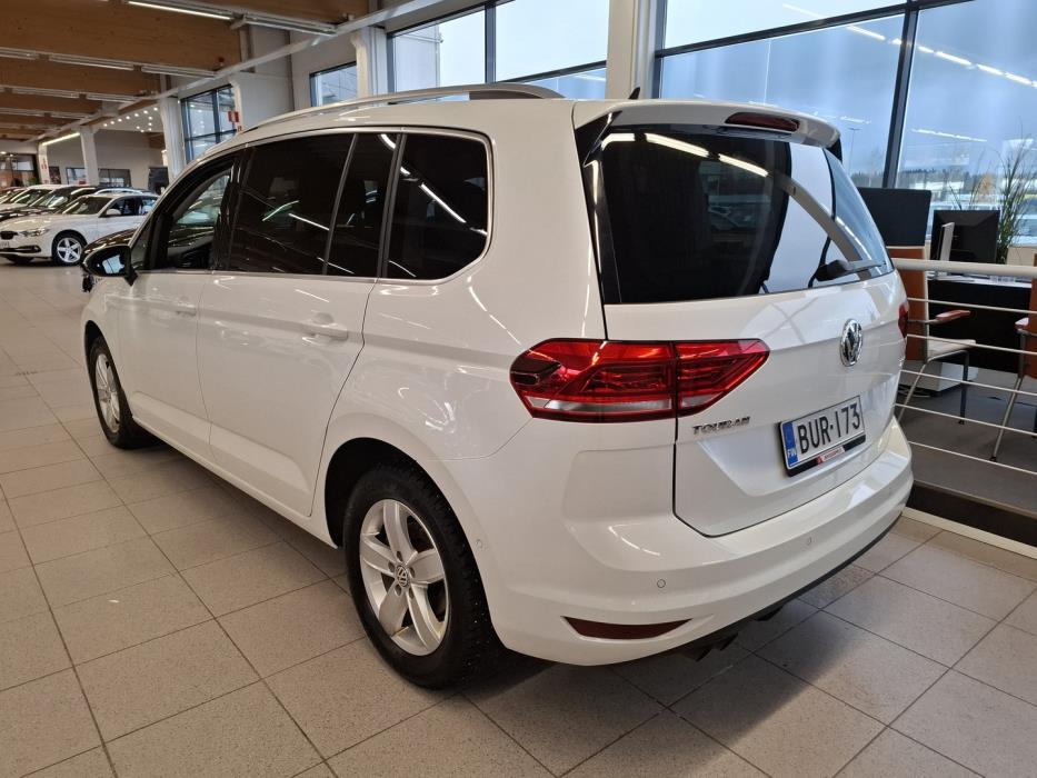 VOLKSWAGEN Touran 2017