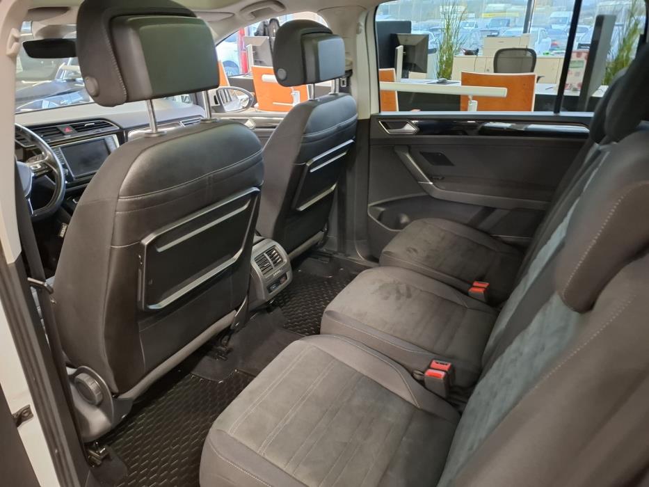 VOLKSWAGEN Touran 2017