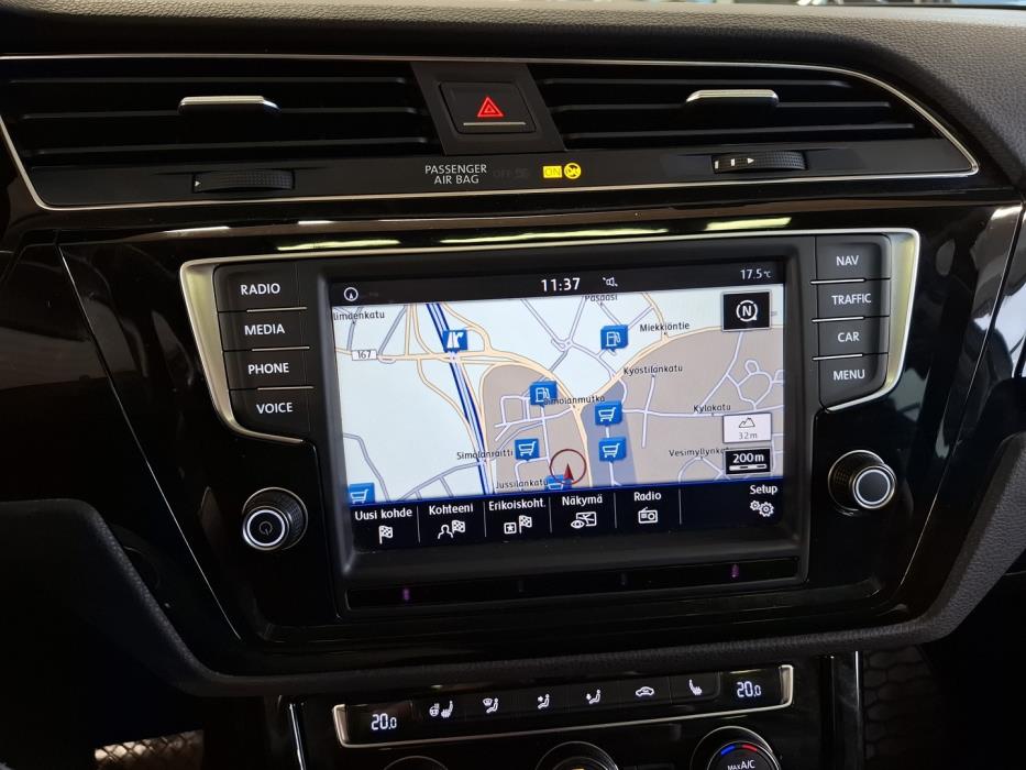 VOLKSWAGEN Touran 2017