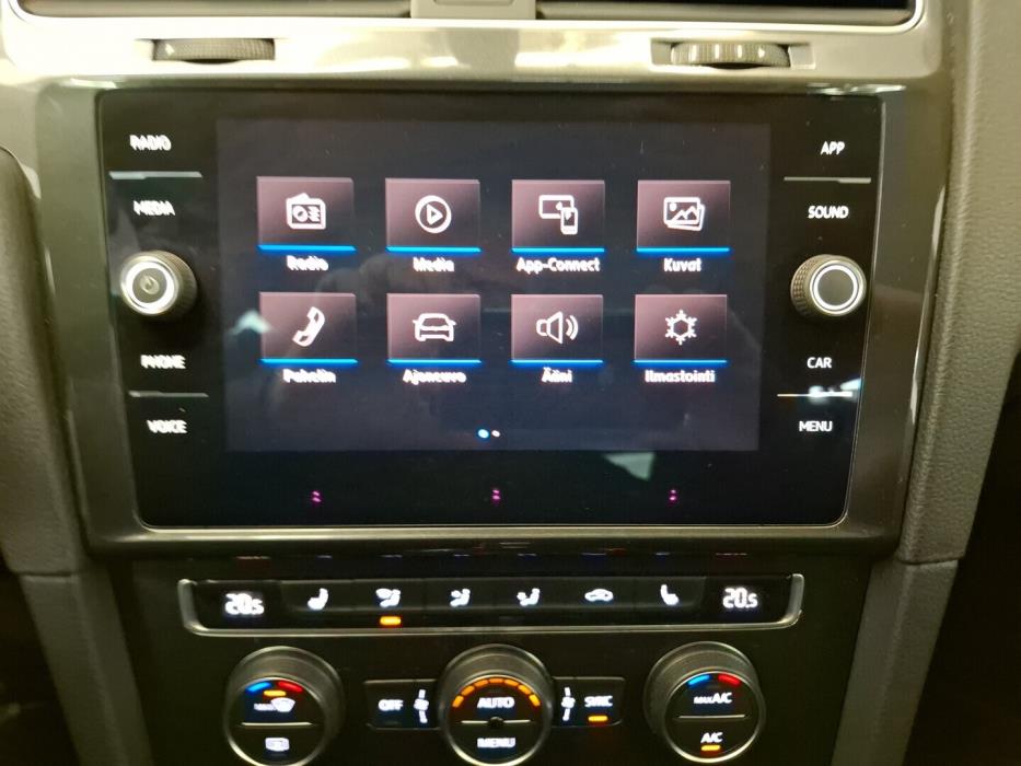 VOLKSWAGEN Golf 2017