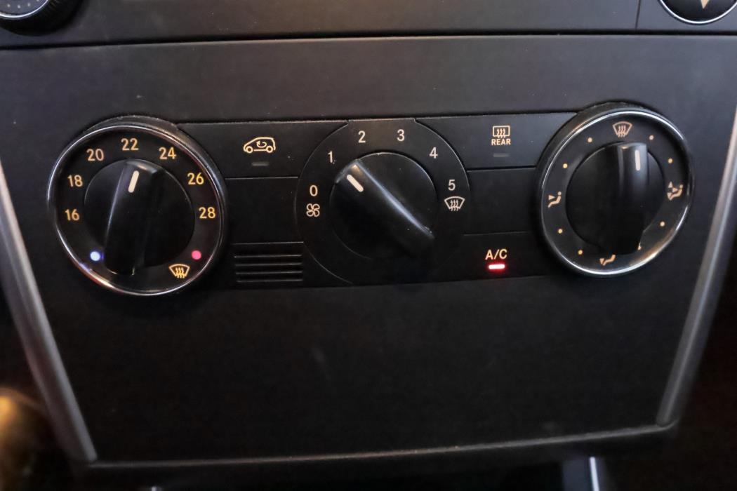 MERCEDES-BENZ A 2010