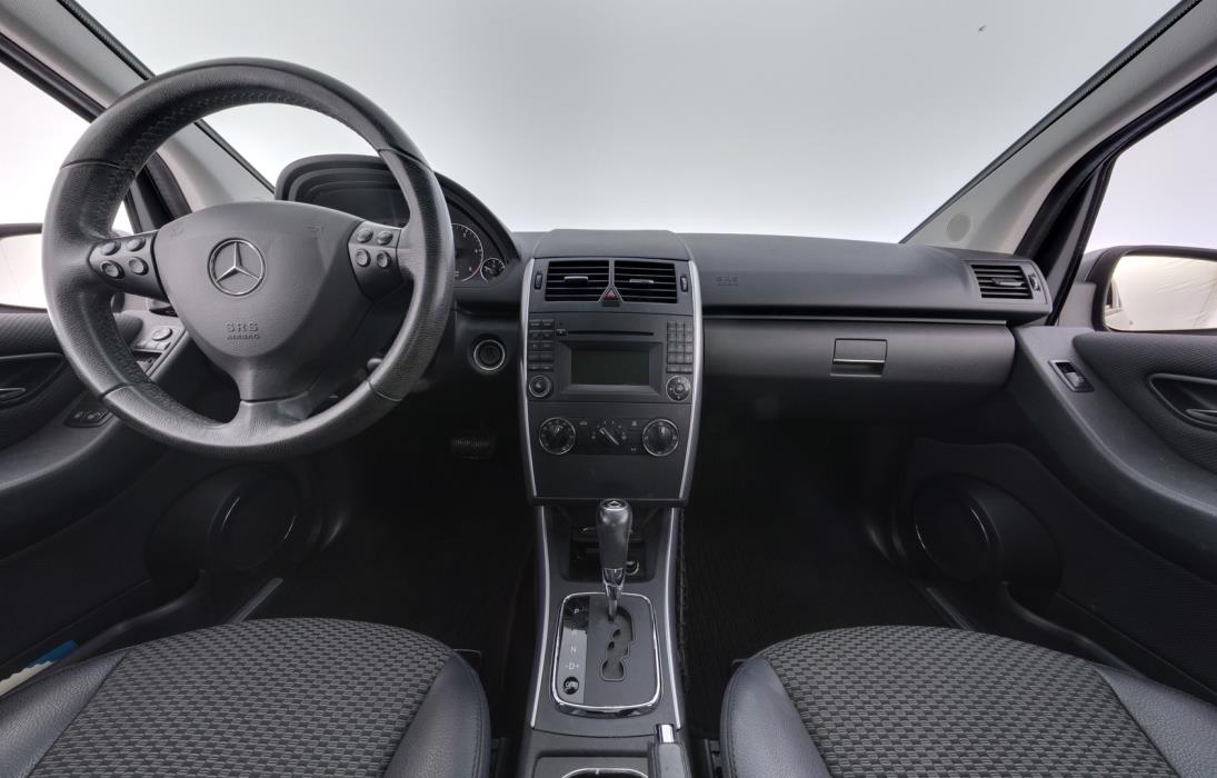 MERCEDES-BENZ A 2010