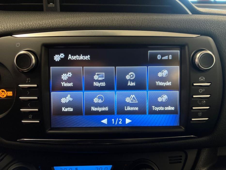 TOYOTA Yaris 2019