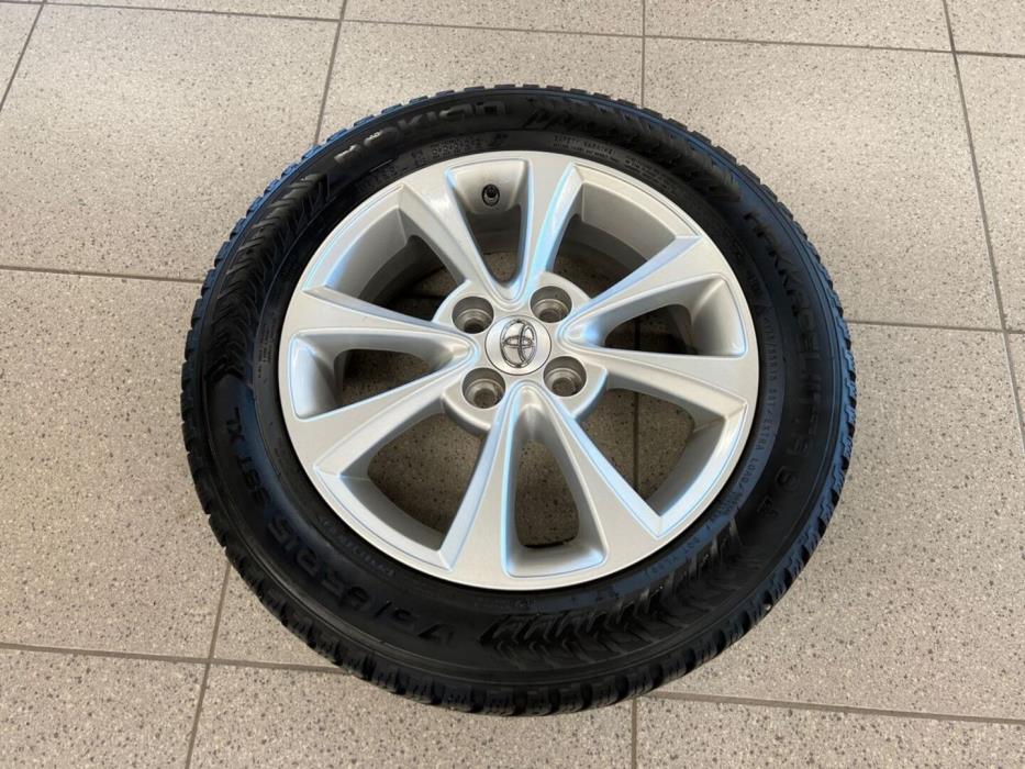 TOYOTA Yaris 2019