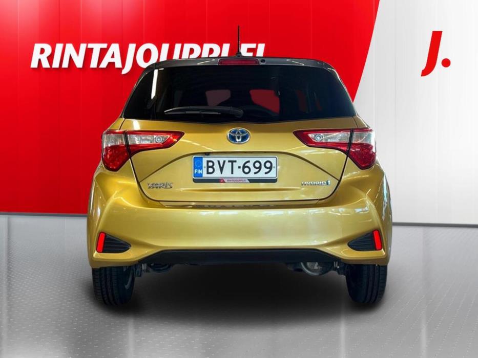 TOYOTA Yaris 2019