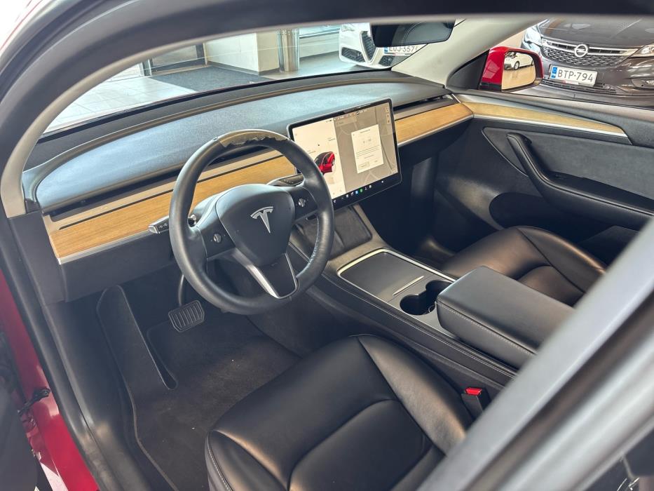 TESLA Model Y 2022