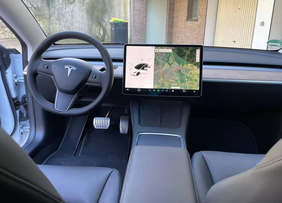 TESLA Model 3 2021