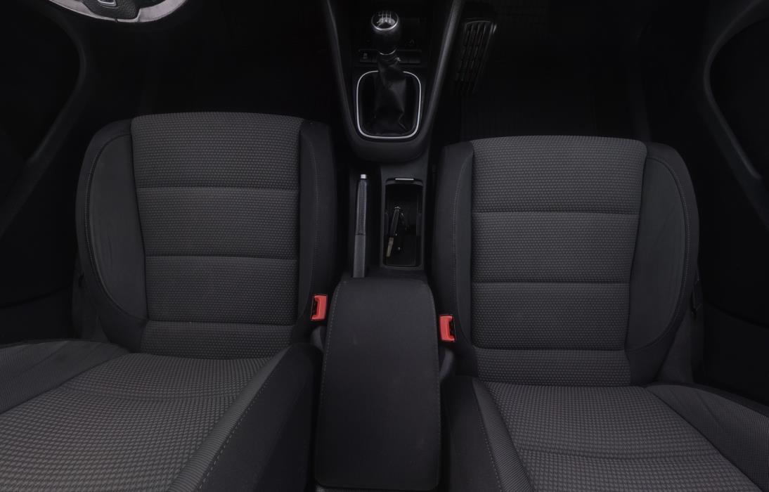 VOLKSWAGEN Golf 2010