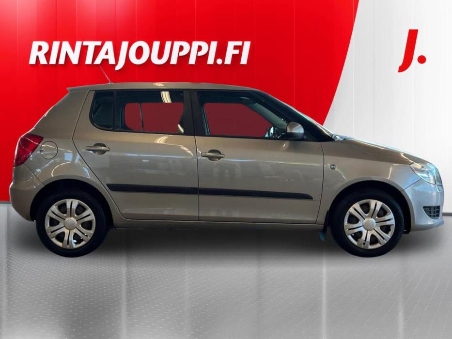 SKODA Fabia 2012