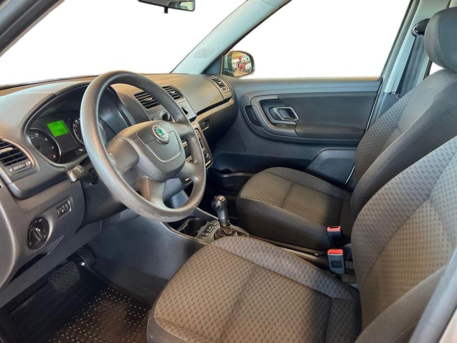 SKODA Fabia 2012