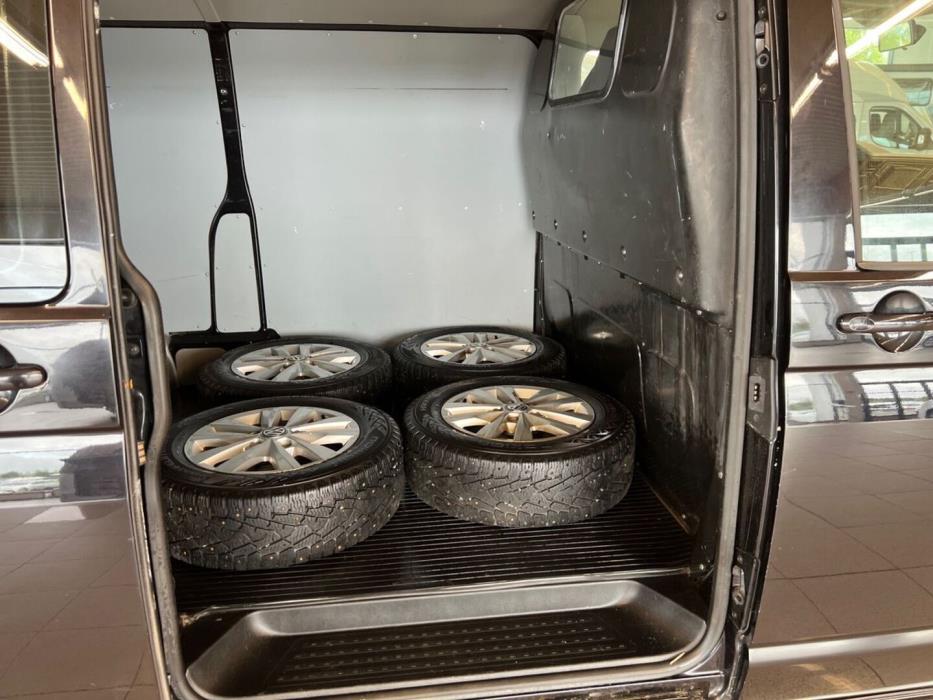 VOLKSWAGEN Transporter 2017