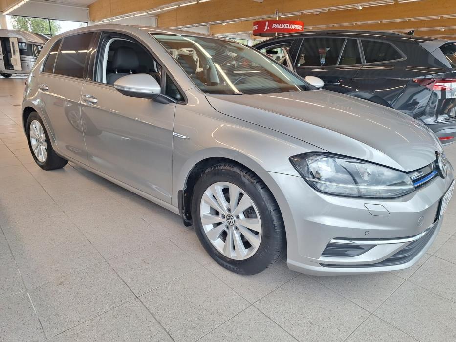 VOLKSWAGEN Golf 2019