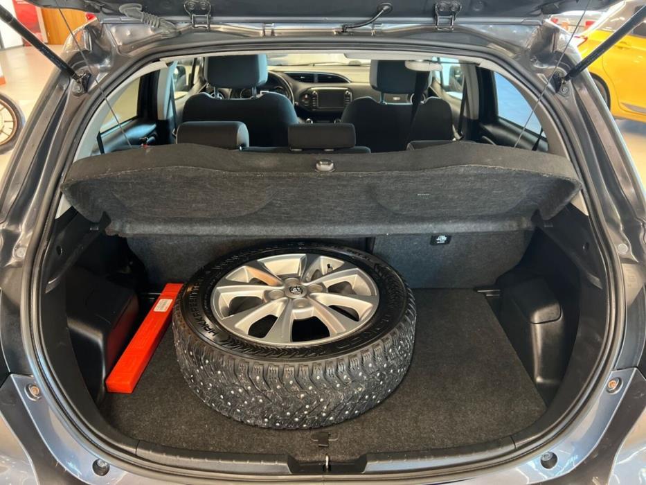 TOYOTA Yaris 2019