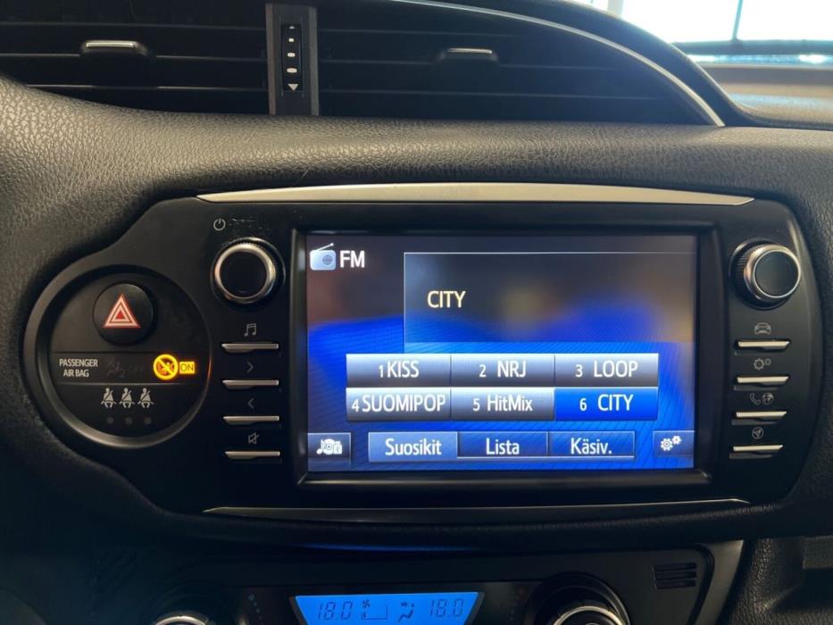 TOYOTA Yaris 2019