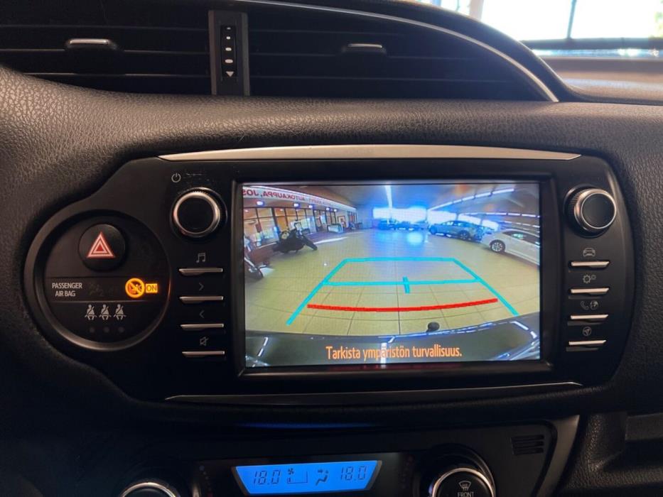 TOYOTA Yaris 2019