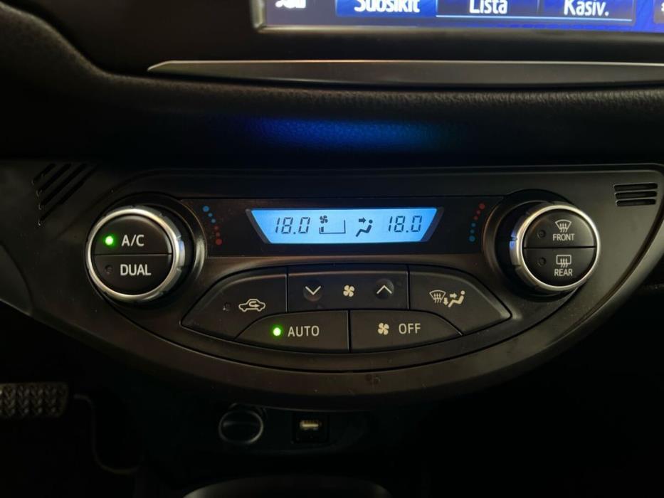 TOYOTA Yaris 2019