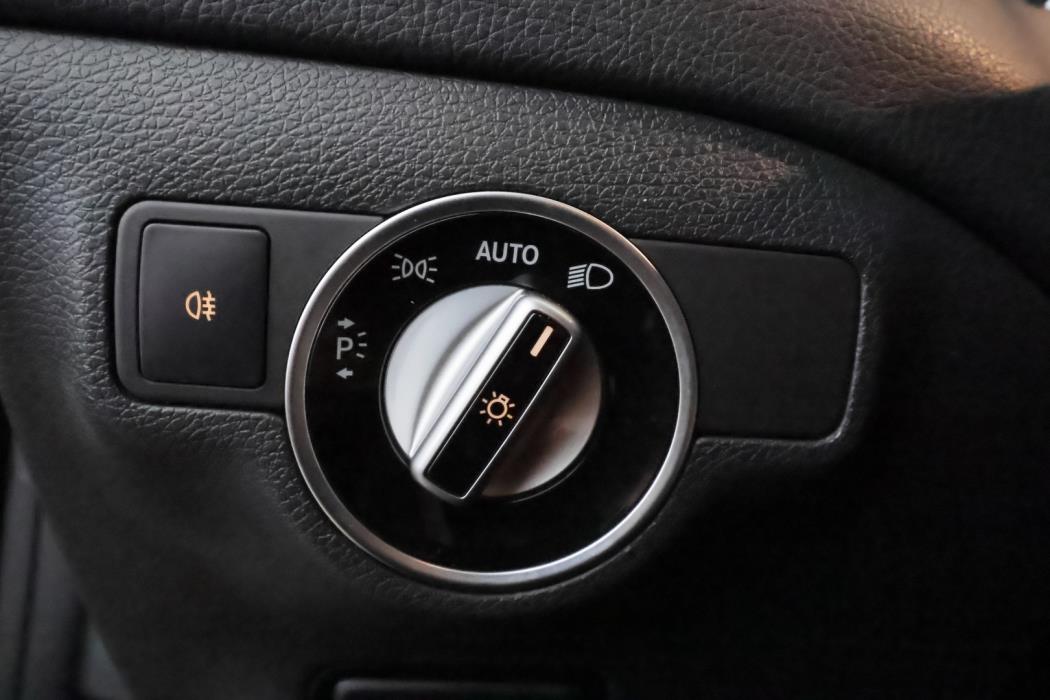 MERCEDES-BENZ CLA 2017