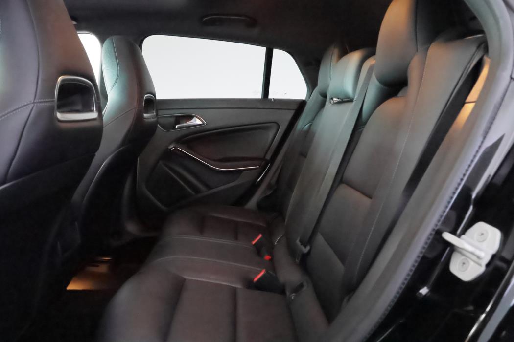 MERCEDES-BENZ CLA 2017