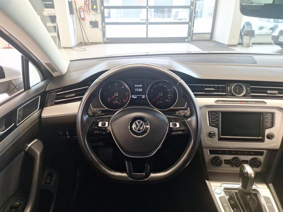 VOLKSWAGEN Passat 2016