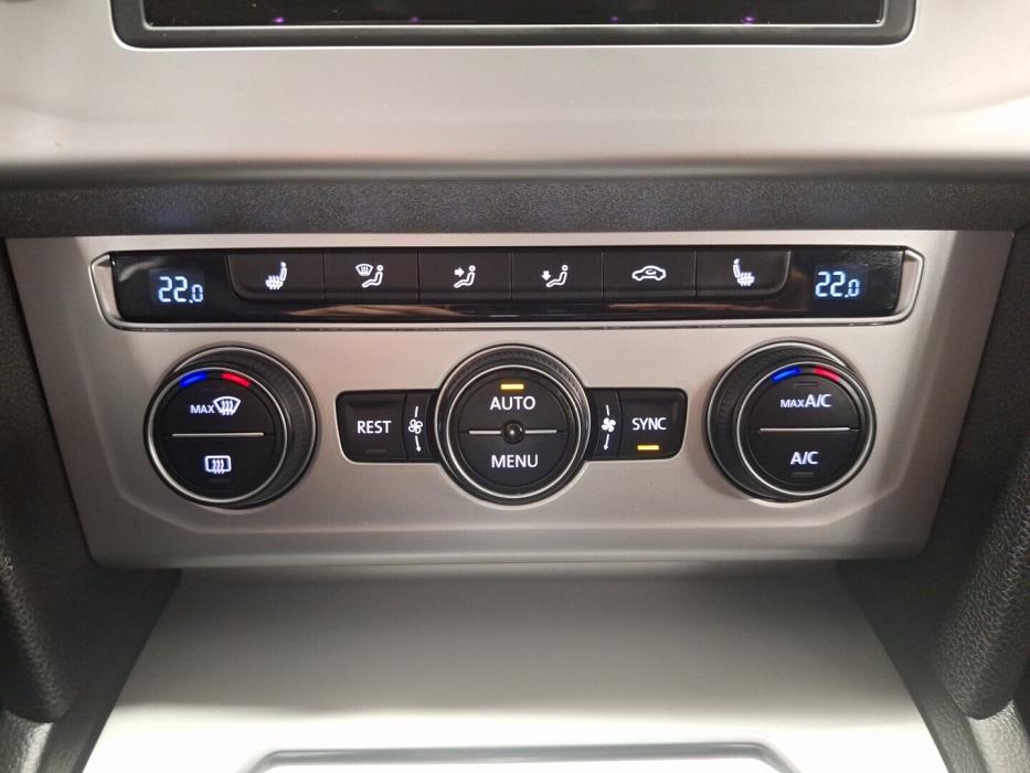 VOLKSWAGEN Passat 2016
