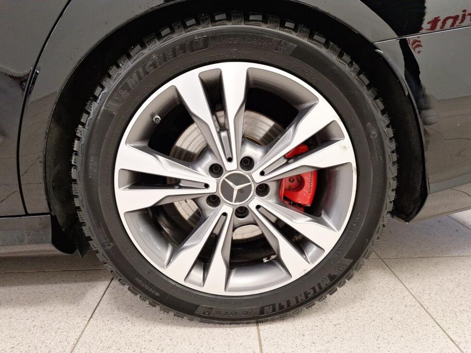 MERCEDES-BENZ E 2018