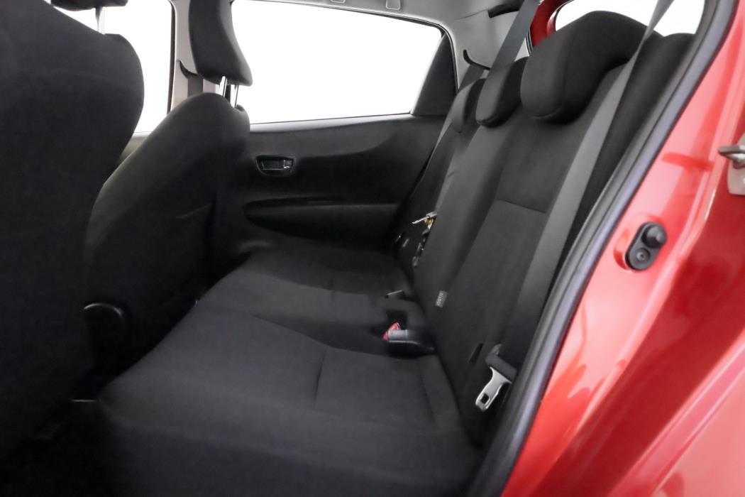 TOYOTA Yaris 2013