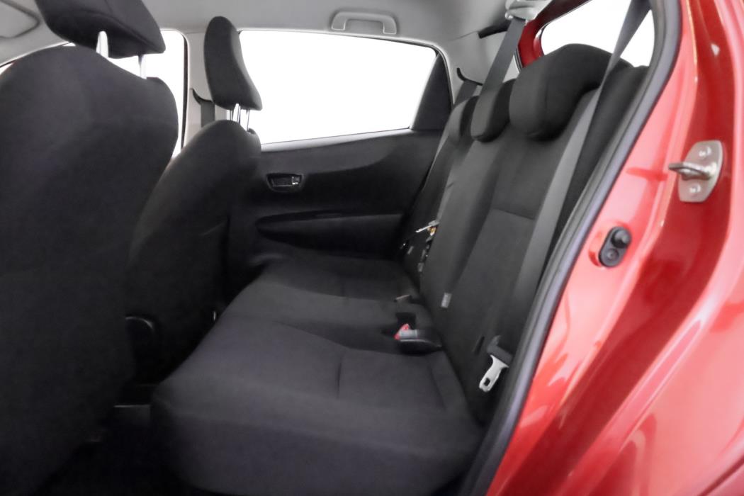 TOYOTA Yaris 2013
