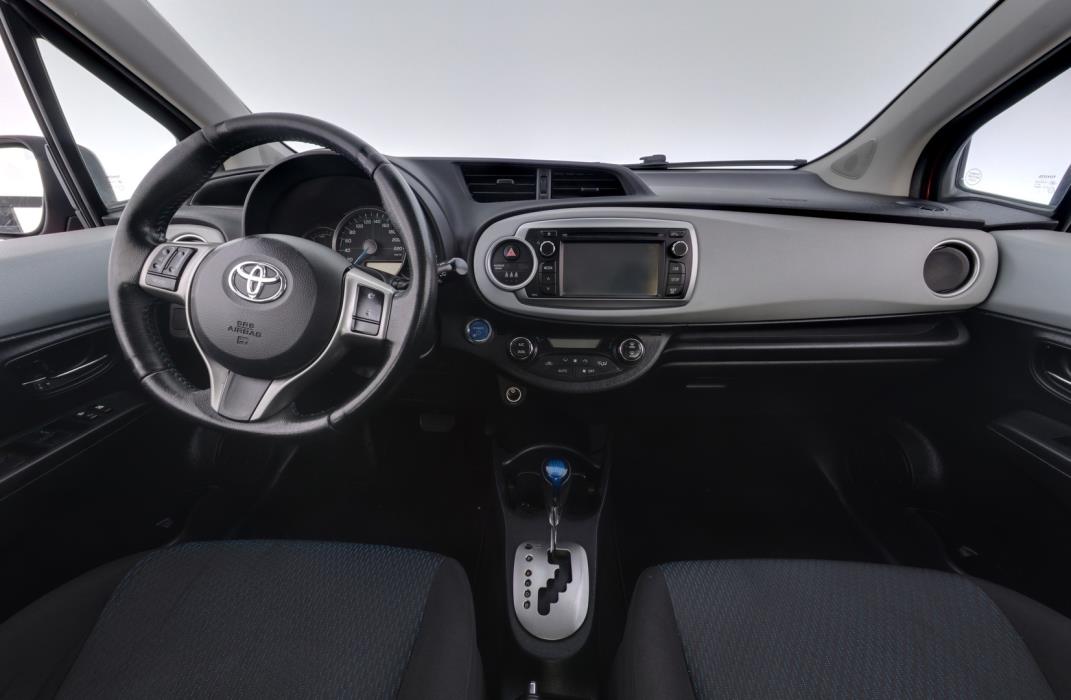 TOYOTA Yaris 2013